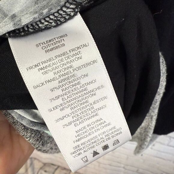 Kut from the Kloth Women's Floral Rayon Panel Gray Knit Pullover Top Large - Picture 6 of 6